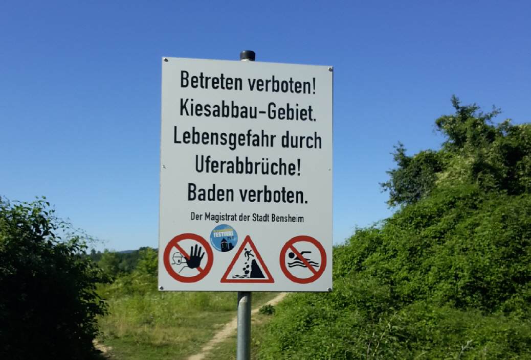 Betreten und schwimmen verboten!