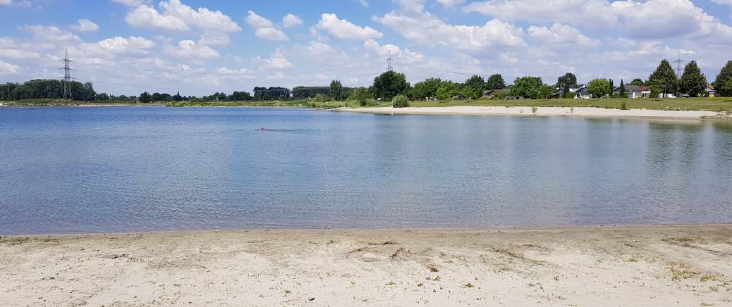 Der Badesee wird im Sommer von der DLRG überwacht.