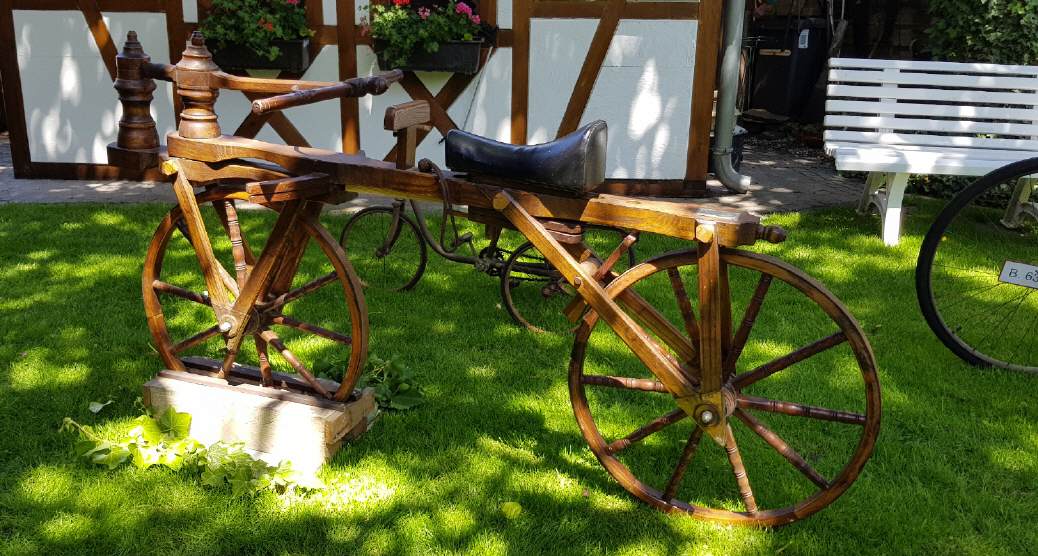 Draisine bzw. Laufmaschine von Karl Drais.